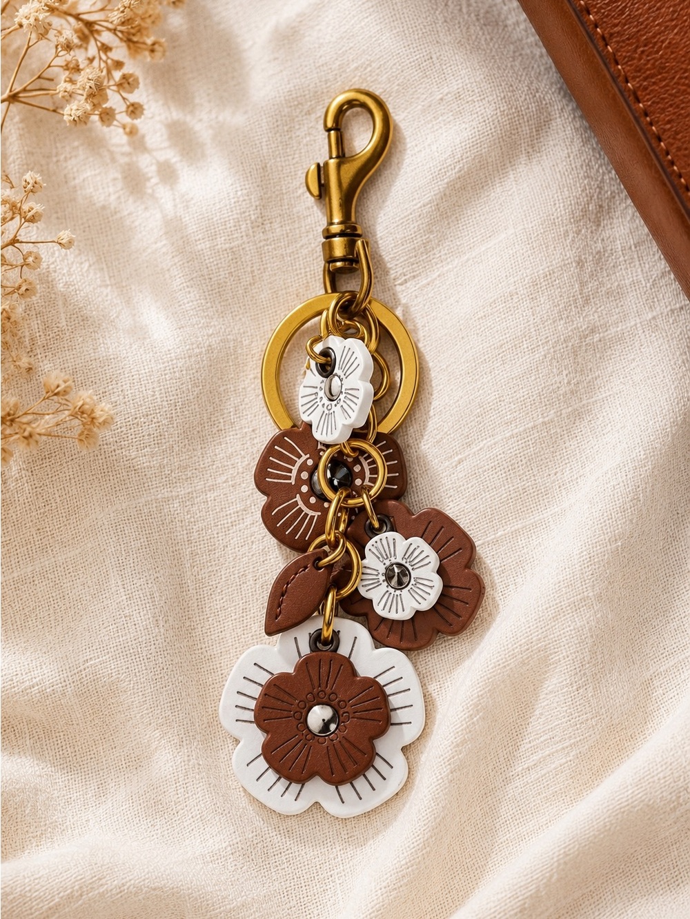 Tea Rose Style Brown & White Floral Cluster Bag Charm - Picture 4 of 5